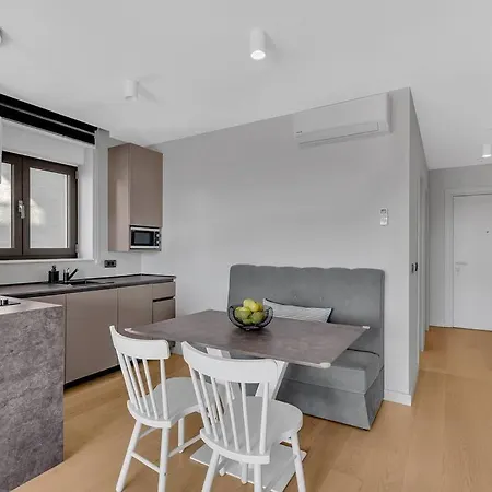 Jelena - Exklusiv Makarska