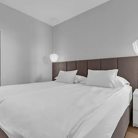 Jelena - Exklusiv * Makarska