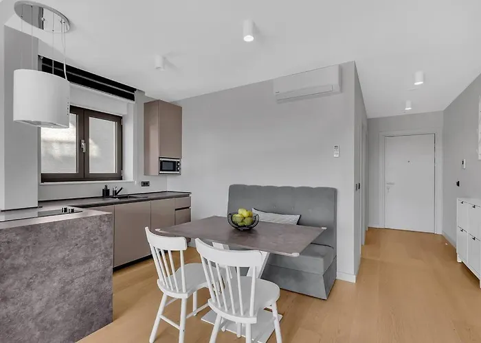 Jelena - Exklusiv מאקרסקה