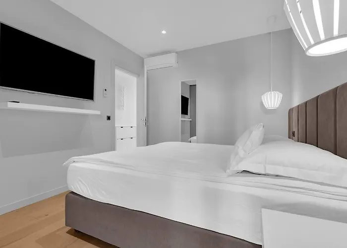 Jelena - Exklusiv מאקרסקה